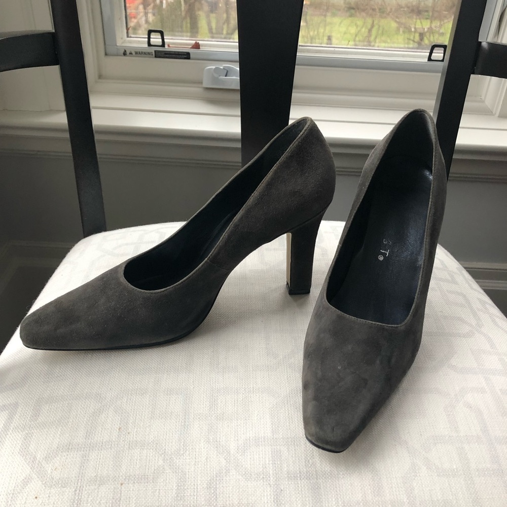 Nine West Grey Suede Pumps Size 7.5